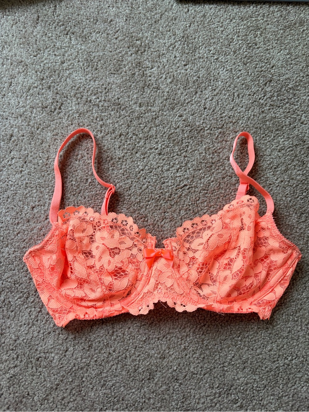 🫶 VICTORIAS SECRET - Peach Bra - 32D